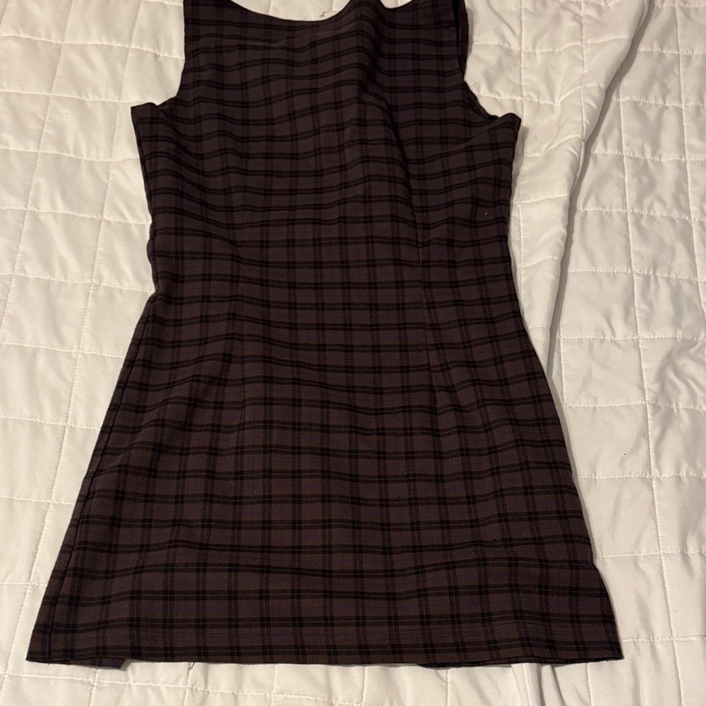 Sleeveless Plaid Shift Dress in Dark Plum - Picture 4 of 7
